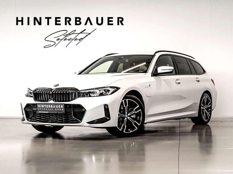 Gebraucht BMW 320e M Sport 204 PS (150 kW) 2023 Weiß Kombi