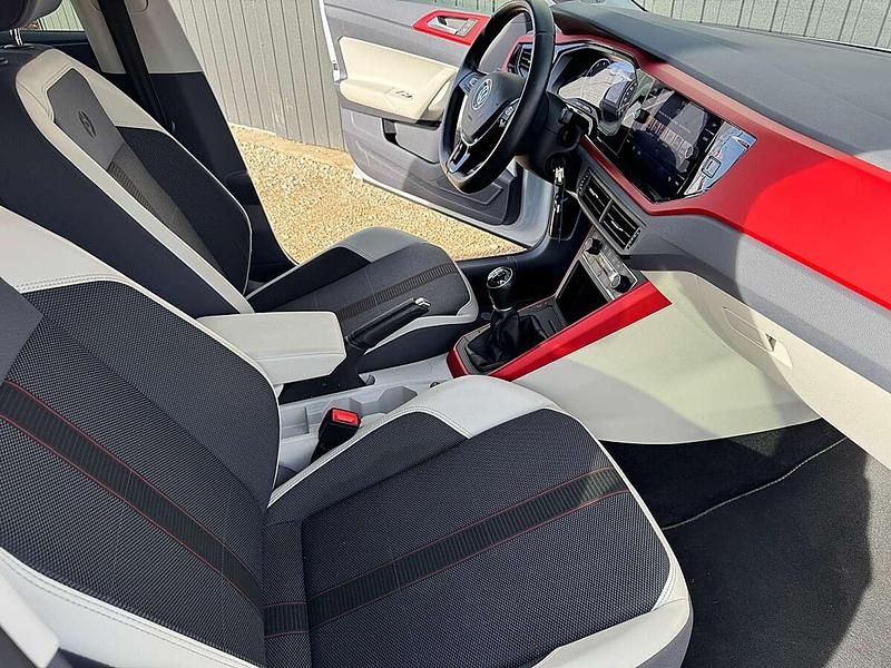 Gebraucht VW Polo Beats 65 PS (47 kW) 2018 Weiß Kleinwagen