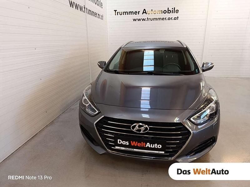 Silber Gebraucht 2016 Hyundai i40 Style Kombi | € 12.990 - Bild 1/4