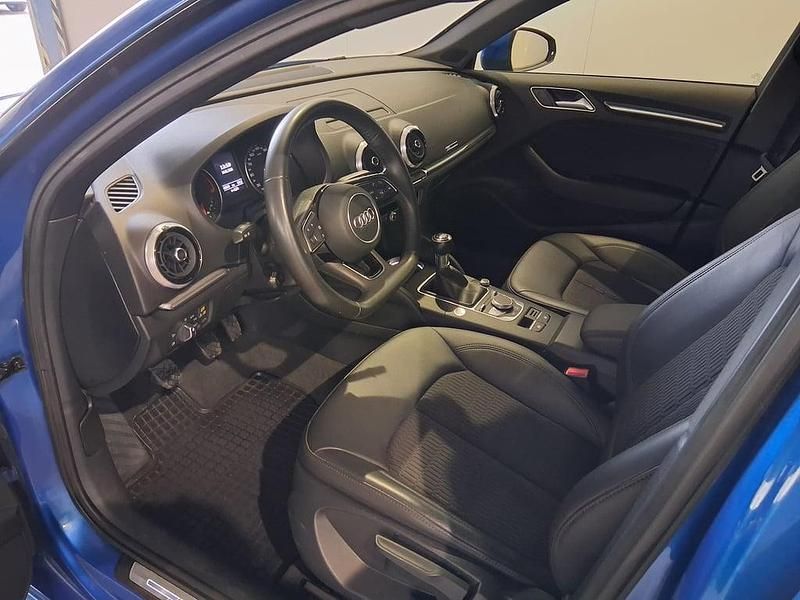 Gebraucht Audi A3 116 PS (85 kW) 2018 Mittelblau  metallic Limousine