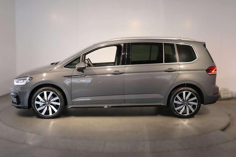 Neu VW Touran R-line 150 PS (110 kW) 2025 Grau Van / Kleinbus