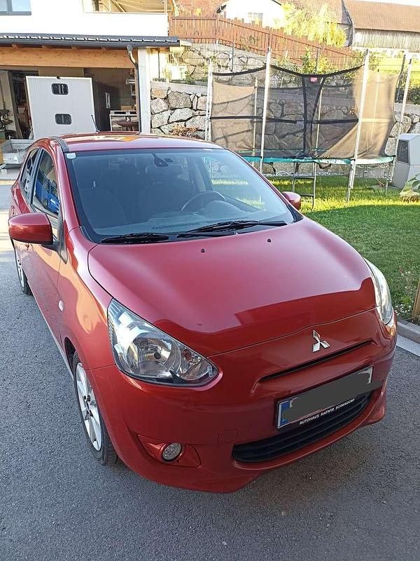 Rot Gebraucht 2016 Mitsubishi Space Star Limousine | € 4.300 (Fairer Preis) - Bild 1/4