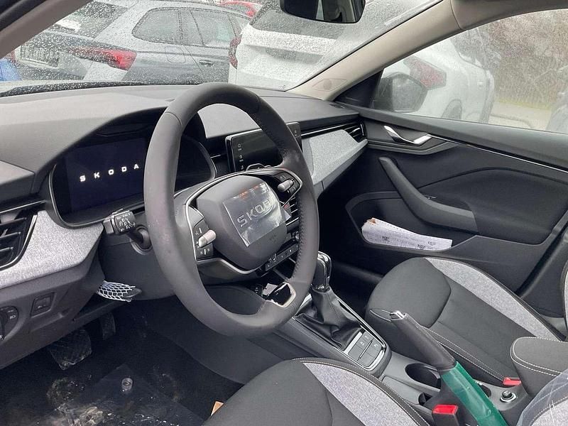 Grau Neu 2025 Skoda Kamiq Selection SUV | € 32.164 (Fairer Preis) - Bild 1/2