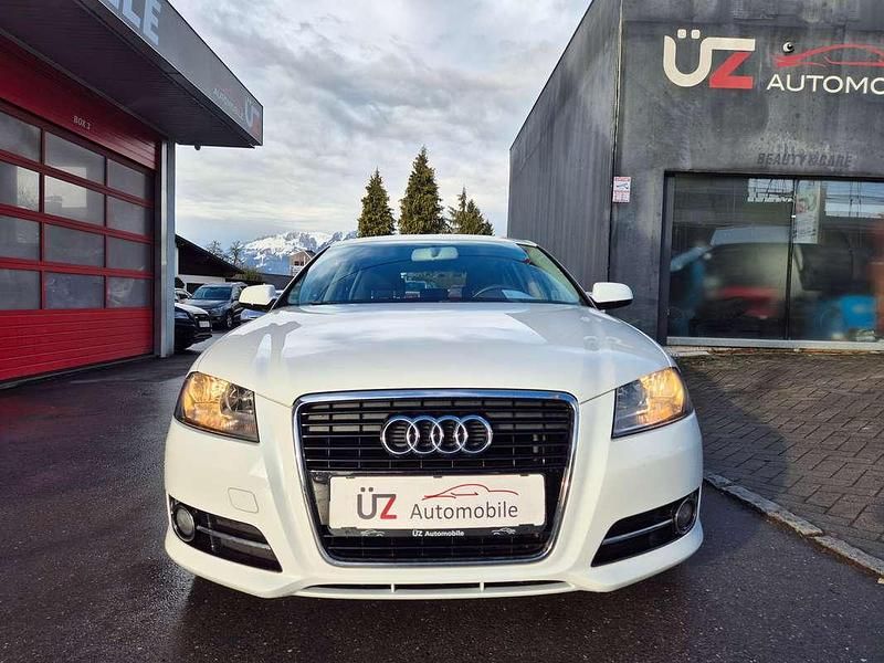 Gebraucht Audi A3 Attraction 90 PS (66 kW) 2012 Weiß Kleinwagen