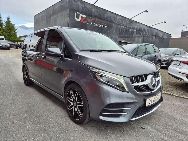 Grau Gebraucht 2020 Mercedes V220 Avantgarde Van / Kleinbus | € 56.890 - Bild 1/4