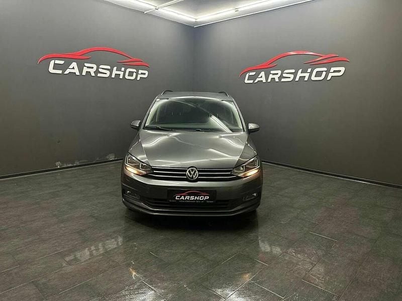 Grau Gebraucht 2017 VW Touran Comfortline Van / Kleinbus | € 13.700 (Fairer Preis) - Bild 1/4