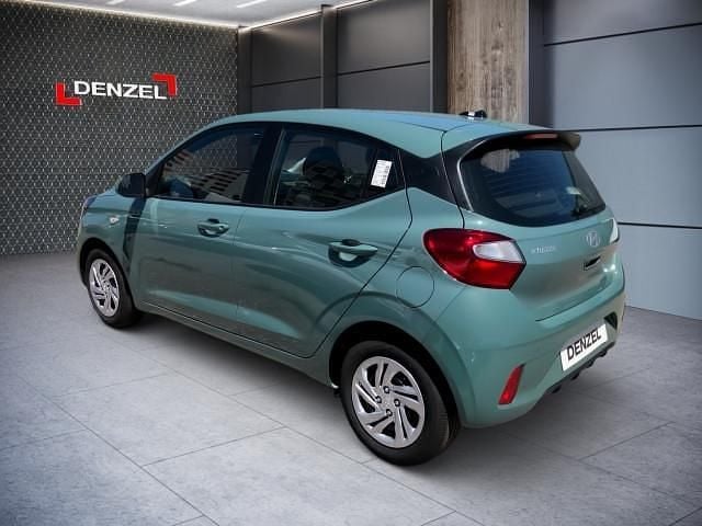 Gebraucht Hyundai i10 GO! 63 PS (46 kW) 2025 Mangrove green Kleinwagen