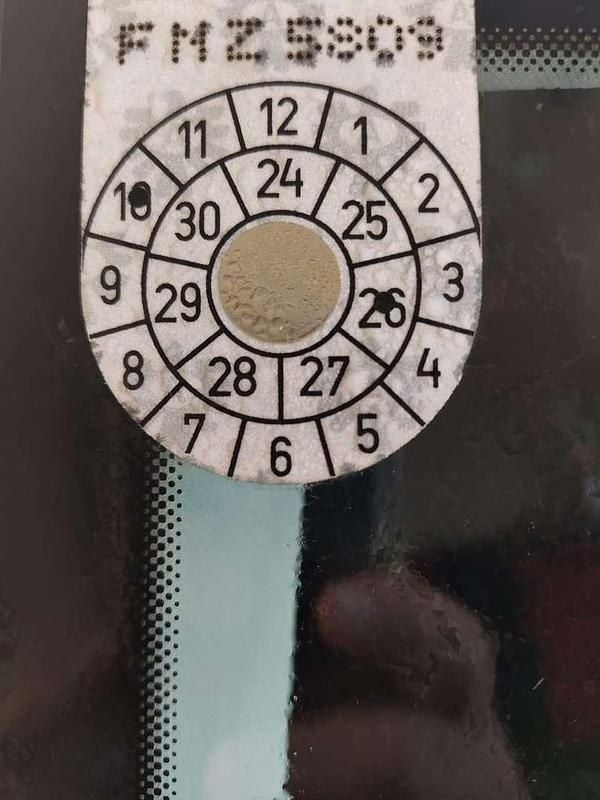 Schwarz Gebraucht 2015 Skoda Octavia Ambition Kombi | € 9.500 (Guter Preis) - Bild 1/4