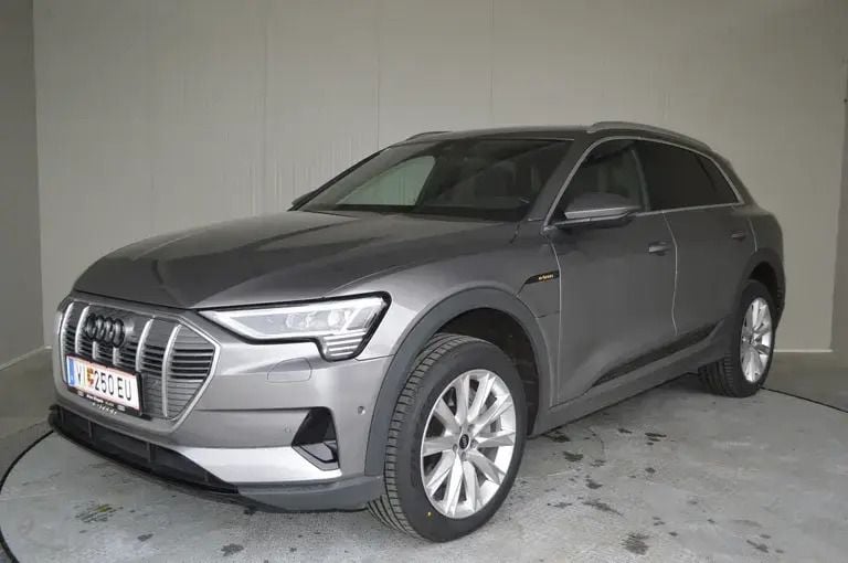 Gebraucht Audi e-tron Business 230 kW (313 PS) 2021 Mittelgrau  metallic SUV