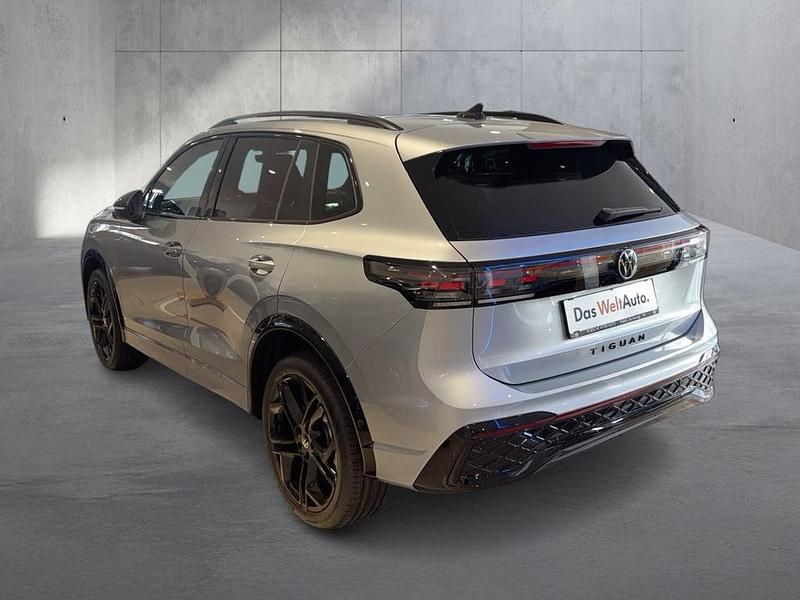 Neu VW Tiguan Sport 193 PS (141 kW) 2026 Silber  metallic SUV