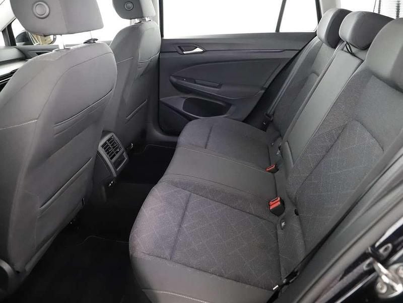 Gebraucht VW Golf VIII Life 116 PS (85 kW) 2022 Schwarz  metallicperleffektno Kombi