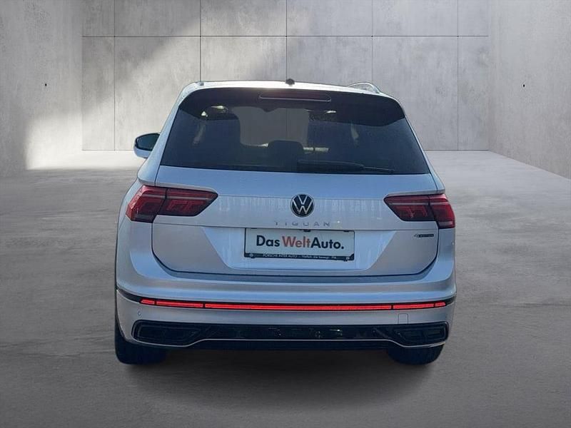 Gebraucht VW Tiguan R-line 150 PS (110 kW) 2021 Silber  metallic SUV