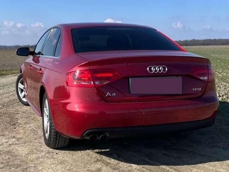 Gebraucht Audi A4 120 PS (88 kW) 2011 Rot Limousine