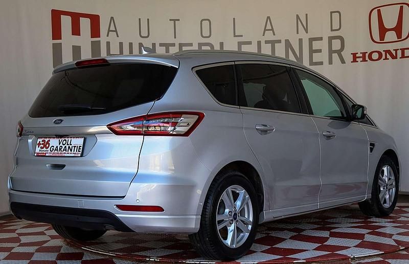 Gebraucht Ford S-MAX Titanium 150 PS (110 kW) 2021 Silber Van / Kleinbus