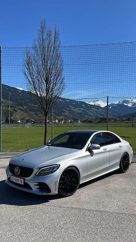 Silber Gebraucht 2020 Mercedes C300 AMG line Limousine | € 29.990 (Fairer Preis) - Bild 1/4