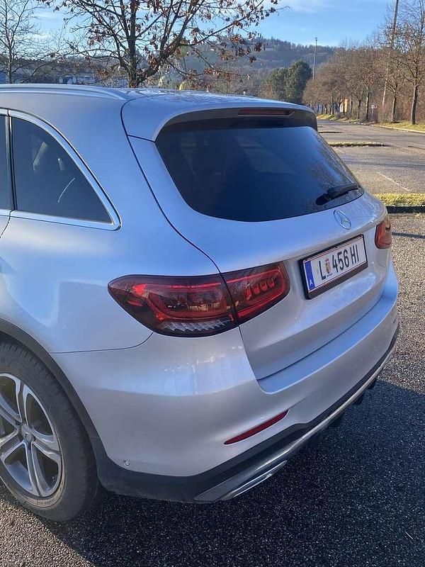 Gebraucht Mercedes GLC220 194 PS (142 kW) 2020 Silber SUV