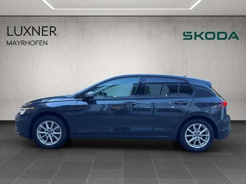 Gebraucht VW Golf VIII Life 150 PS (110 kW) 2024 Mittelgrau  normal Limousine