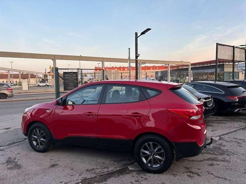 Gebraucht Hyundai ix35 Edition 116 PS (85 kW) 2015 Rot SUV