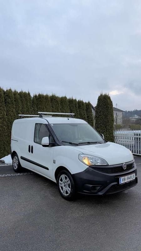 Gebraucht Fiat Doblò Easy 95 PS (69 kW) 2018 Weiß Van / Kleinbus
