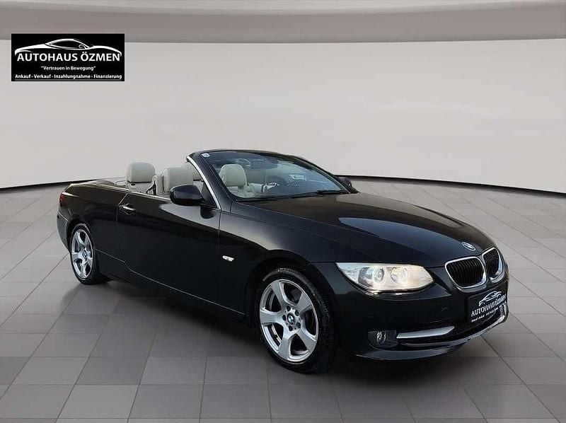 Gebraucht BMW 320 184 PS (135 kW) 2012 Schwarz Coupé