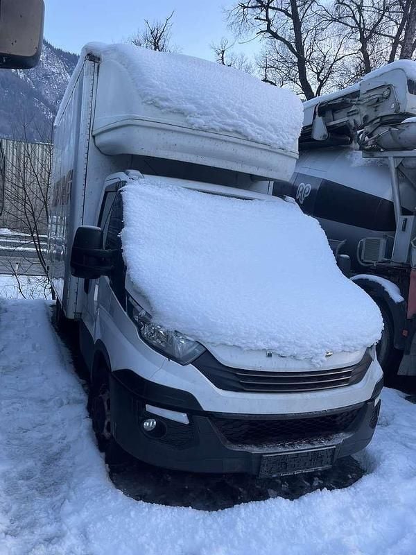 Gebraucht Iveco Daily 156 PS (114 kW) 2018 Weiß Van