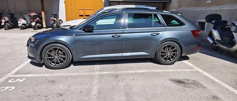 Gebraucht Skoda Superb SportLine 150 PS (110 kW) 2019 Kombi