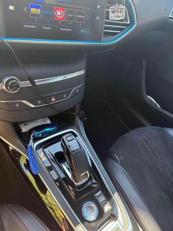 Blau Gebraucht 2019 Peugeot 308 SW GT Kombi | € 16.000 - Bild 1/4