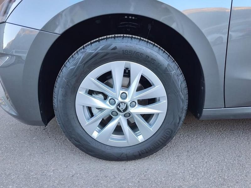 Gebraucht Skoda Fabia Essence 80 PS (58 kW) 2026 Mittelgrau  metallic Kleinwagen