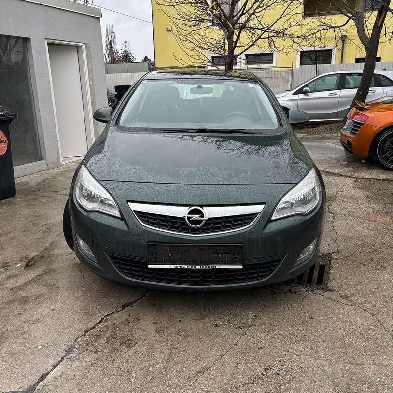 Gebraucht 2011 Opel Astra Sport Limousine | € 4.800 (Teuer) - Bild 1/4