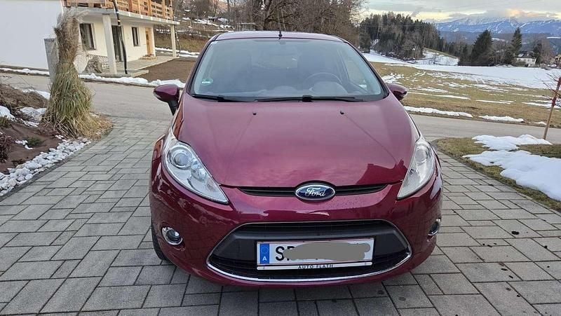 Gebraucht Ford Fiesta Titanium 82 PS (60 kW) 2010 Violett Kleinwagen