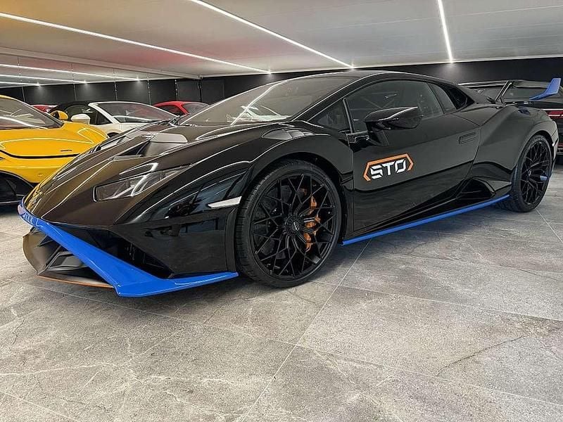 Gebraucht Lamborghini Huracán 640 PS (470 kW) 2024 Schwarz Coupé