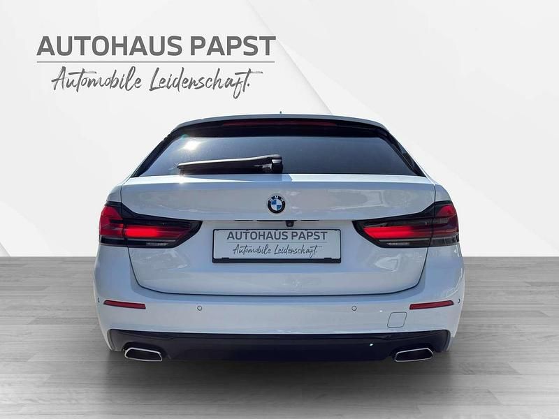 Gebraucht BMW 520 Sport Line 190 PS (139 kW) 2022 Weiß Kombi