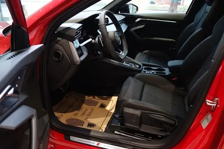 Neu Audi A3 S-Line 116 PS (85 kW) 2026 Mittelrot  metallic Limousine