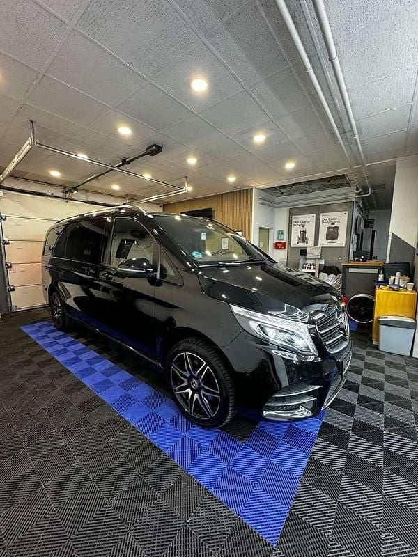 Gebraucht 2020 Mercedes V250 Avantgarde Van / Kleinbus | € 52.000 (Etwas zu teuer) - Bild 1/4