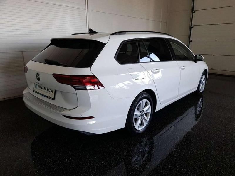 Gebraucht VW Golf VIII Pro 150 PS (110 kW) 2021 Weiß Kombi