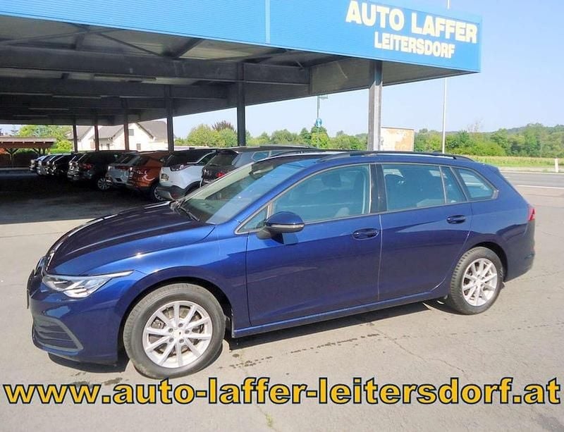 Blau Gebraucht 2021 VW Golf VIII Life Kombi | € 16.950 (Guter Preis) - Bild 1/4