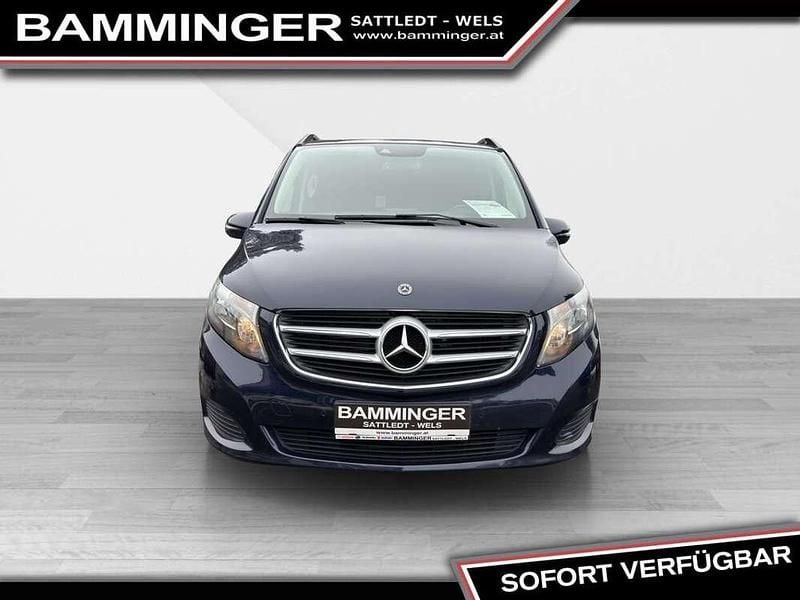 Gebraucht Mercedes V250 Avantgarde 190 PS (139 kW) 2018 Blau Van / Kleinbus