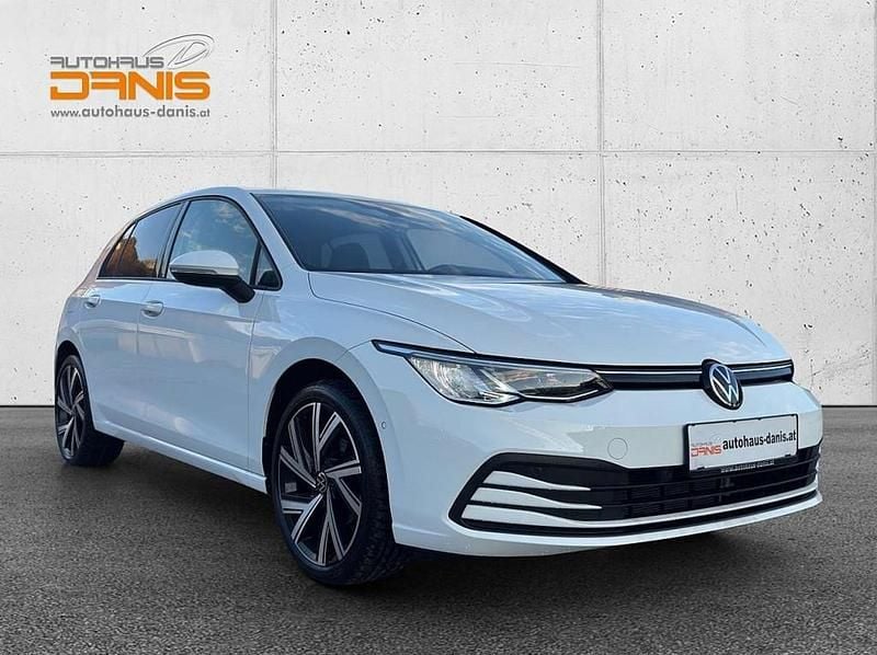 Gebraucht VW Golf VIII Life 110 PS (80 kW) 2022 Weiß Limousine