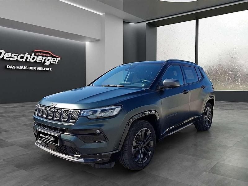 Grün Gebraucht 2021 Jeep Compass 80th Anniversary SUV | € 25.990 (Fairer Preis) - Bild 1/4