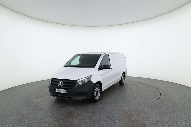 Weiß Gebraucht 2024 Mercedes Vito Van | € 43.188 (Etwas zu teuer) - Bild 1/4