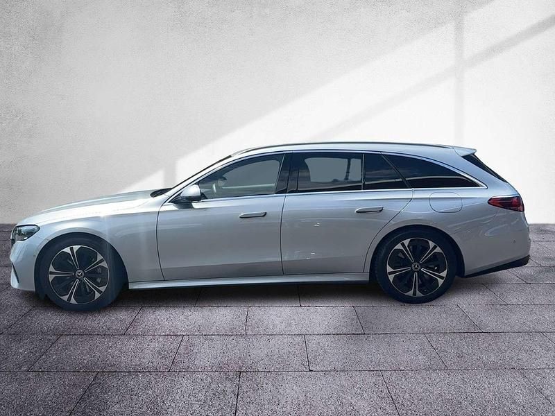 Gebraucht Mercedes E300 197 PS (144 kW) 2024 Silber Kombi