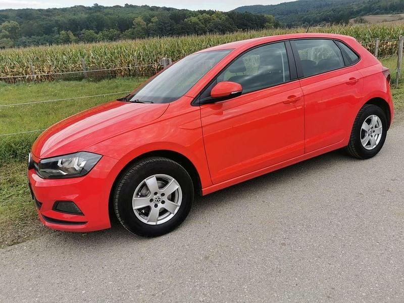 Gebraucht VW Polo Comfortline 80 PS (58 kW) 2019 Rot Limousine