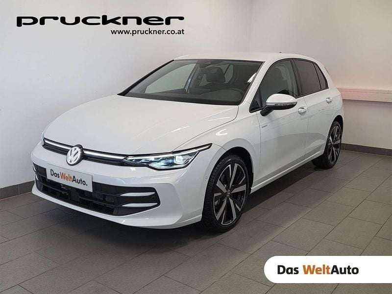 Weiss metallicperleffekt Gebraucht 2025 VW Golf VIII Limousine | € 29.777 (Etwas zu teuer) - Bild 1/4