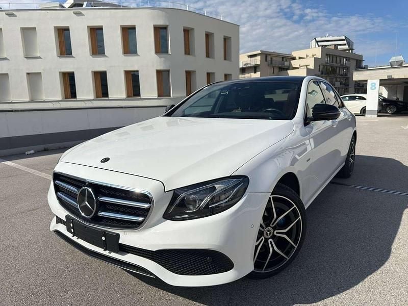 Weiß Gebraucht 2017 Mercedes E350 Avantgarde Limousine | € 28.000 (Superpreis) - Bild 1/4