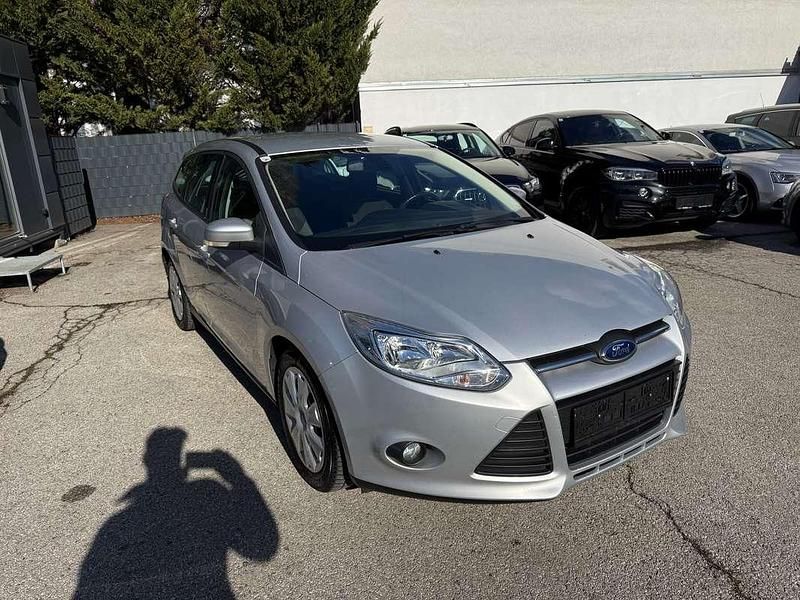 Gebraucht Ford Focus Trend 95 PS (69 kW) 2013 Silber Kombi