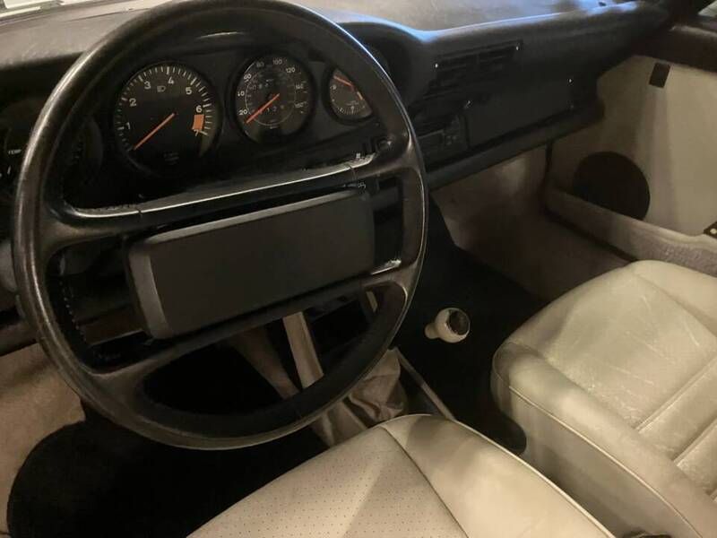 Weiß Gebraucht 1987 Porsche 911 Carrera Cabriolet Cabrio | € 56.950 - Bild 1/4