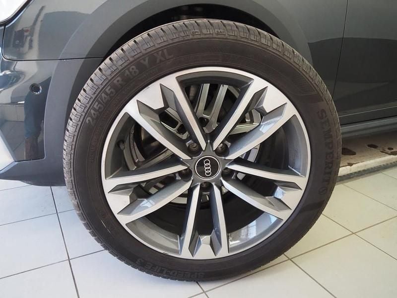 Gebraucht Audi A4 Allroad Ambiente 265 PS (194 kW) 2022 Grau Kombi