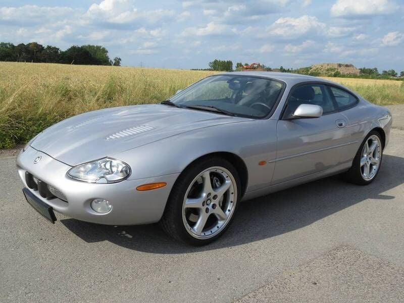 Gebraucht Jaguar XKR 363 PS (266 kW) 2000 Silber Coupé