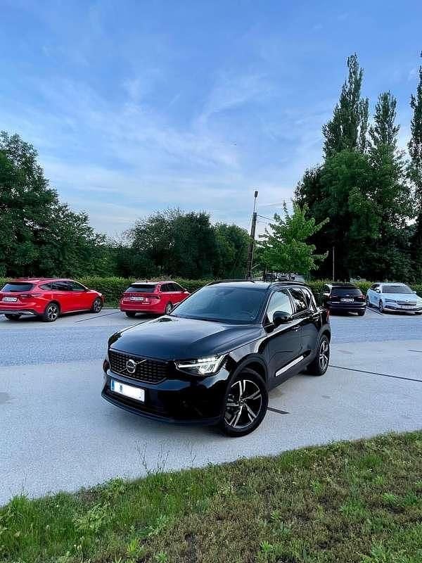Gebraucht Volvo XC40 Plus 129 PS (94 kW) 2023 Schwarz SUV