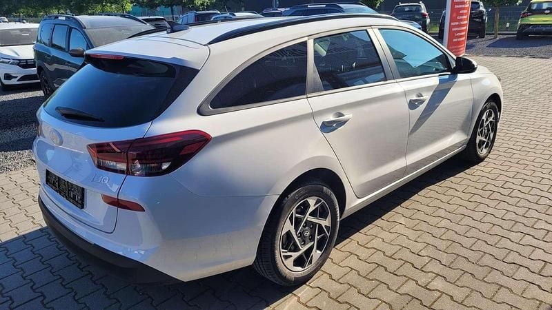 Neu Hyundai i30 140 PS (102 kW) 2025 Weiß Kombi